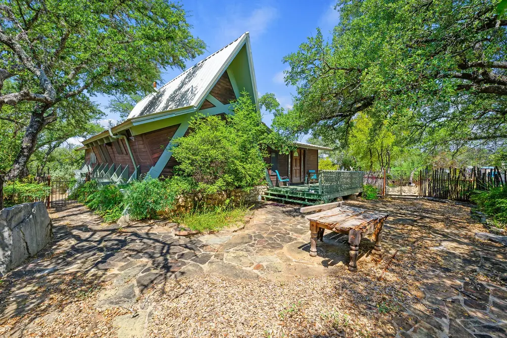 301 Yonder Drive, Spicewood