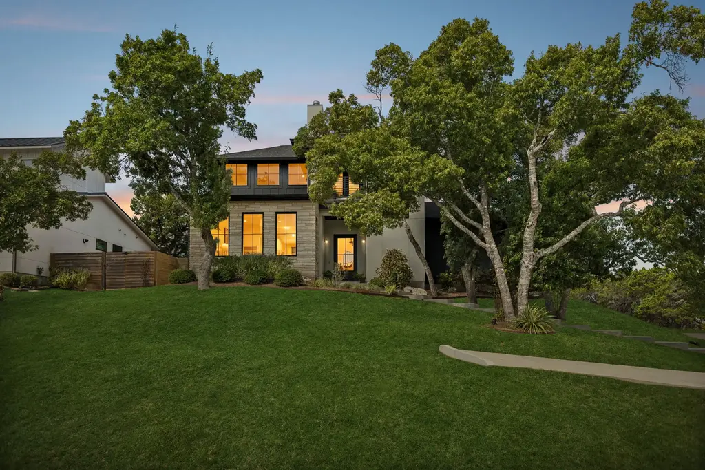 18511 Hobby Lane, Jonestown
