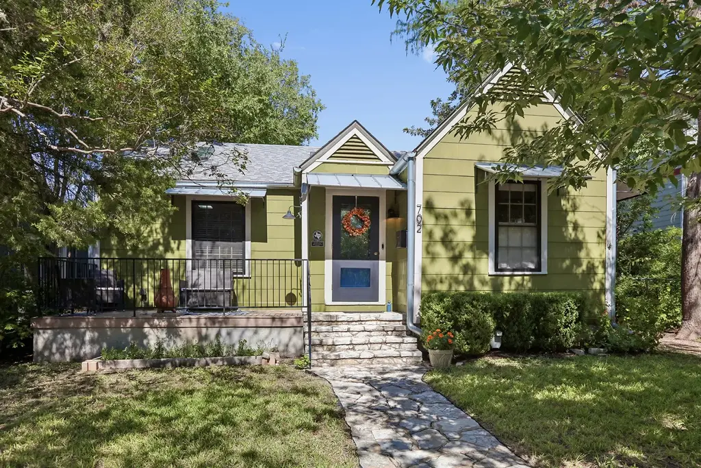 702 E 45th 1/2 Street, Austin