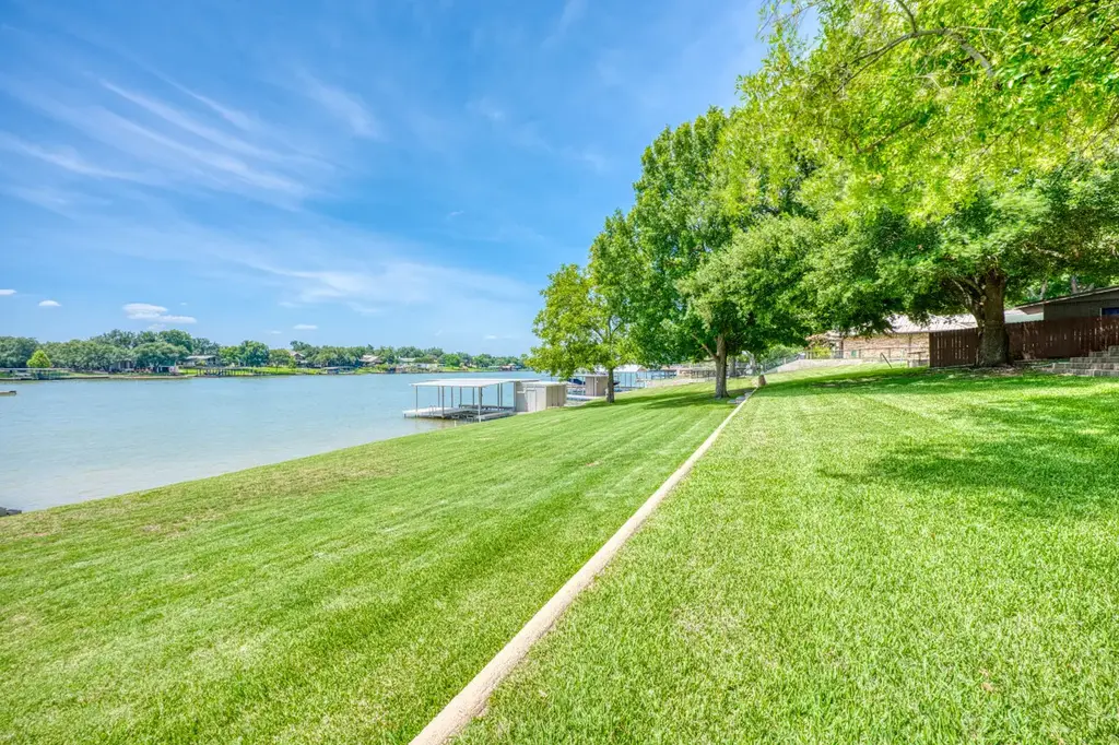 1704 Bluebonnet Lane, Kingsland