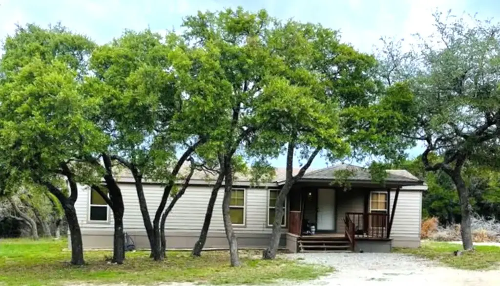 105 Oak Lane, Dripping Springs