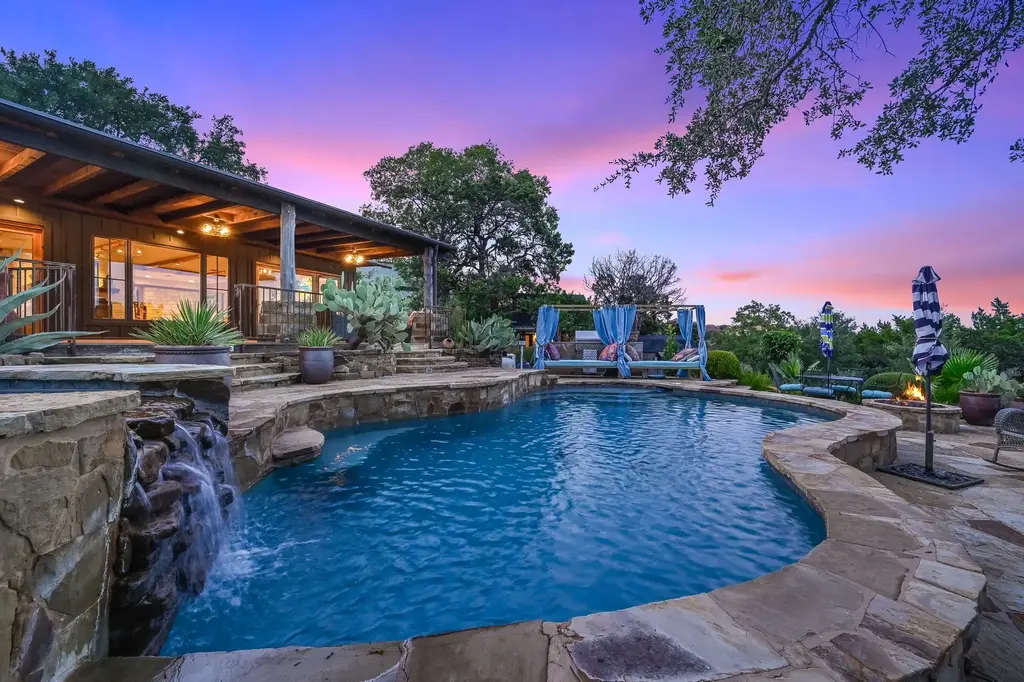 3911 Lago Vista Drive, Austin