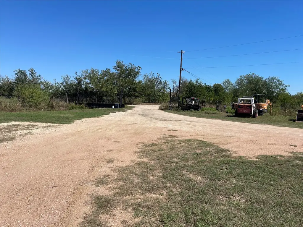 12212 Ballerstedt Road, Elgin