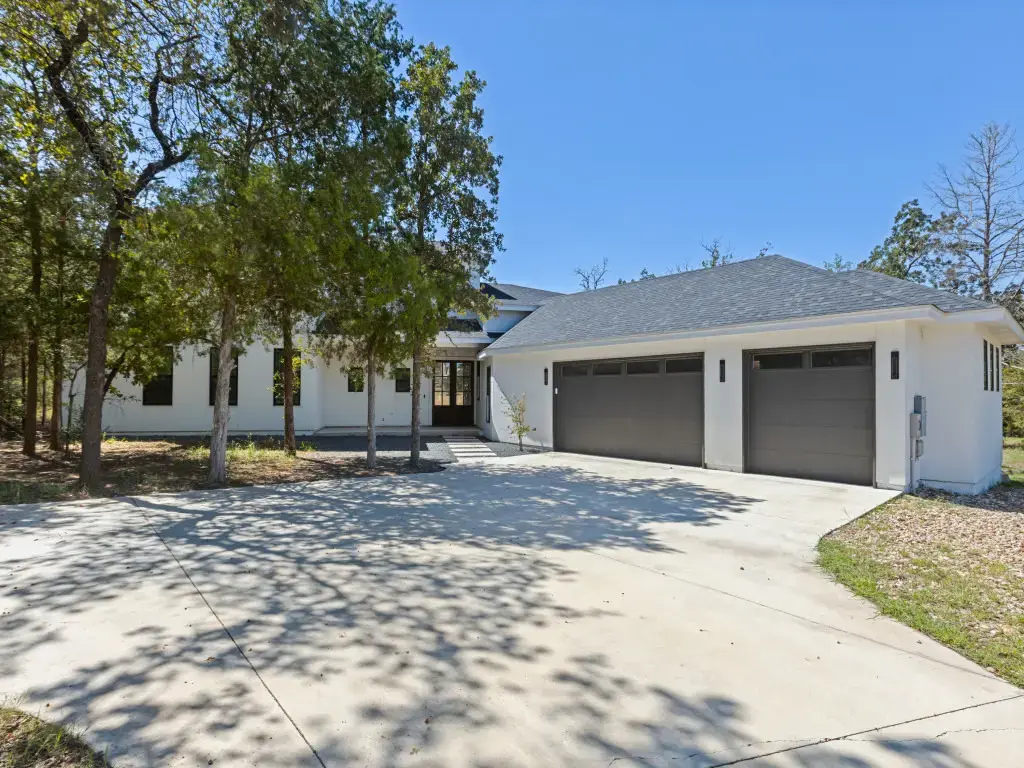 103 Mills Crossing, Bastrop