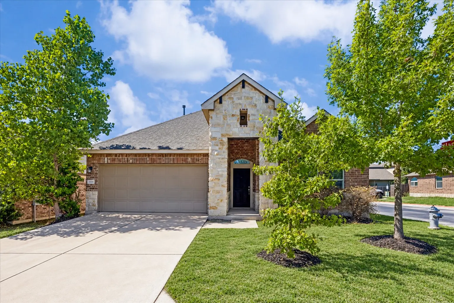 Photo of Listing #3335596