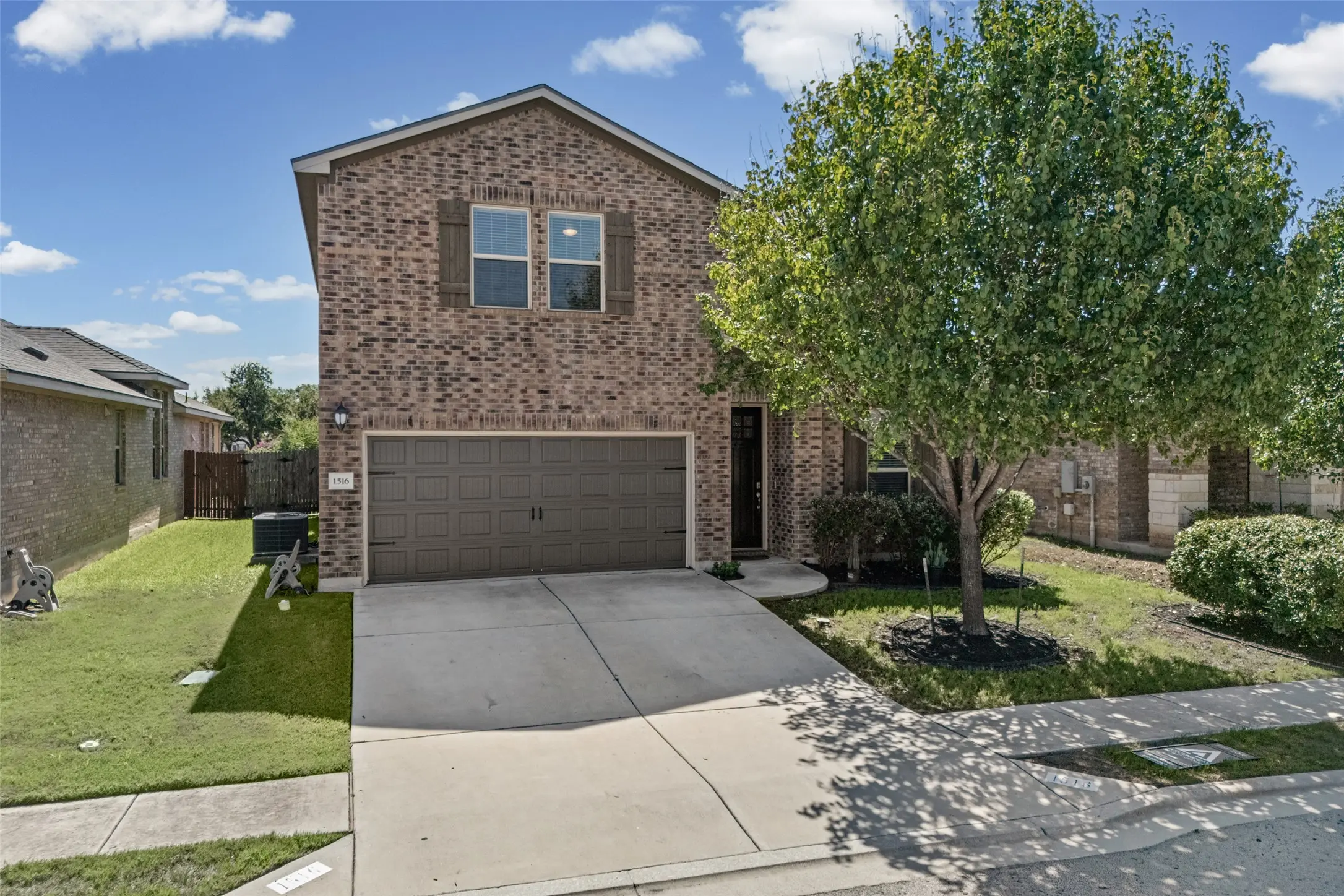 Photo of Listing #1378922