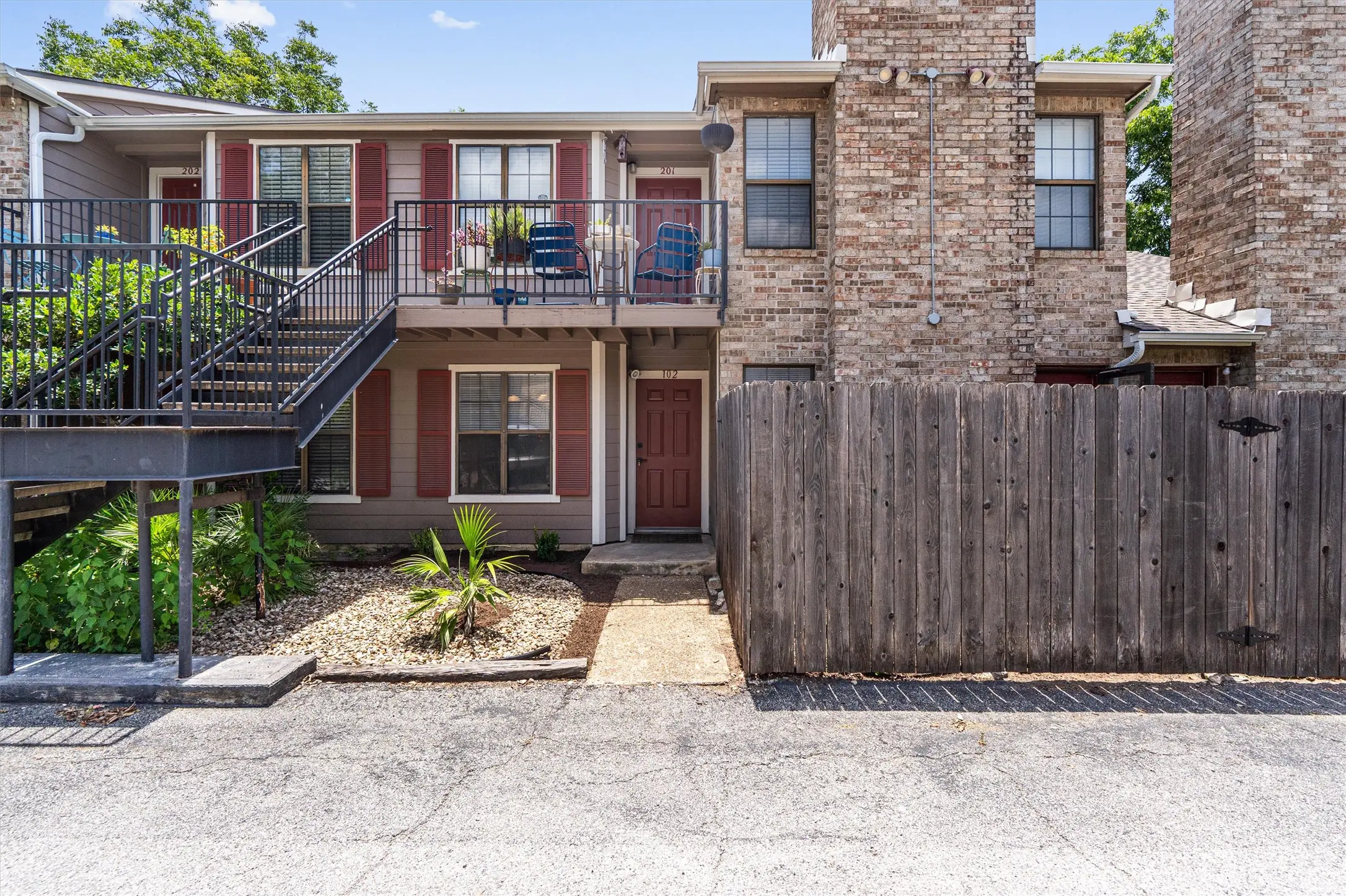 Photo of Listing #1746029