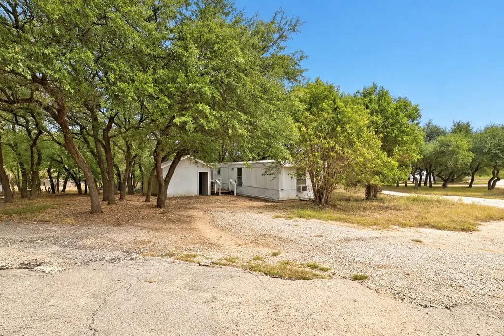601 Len Bar Court, Leander