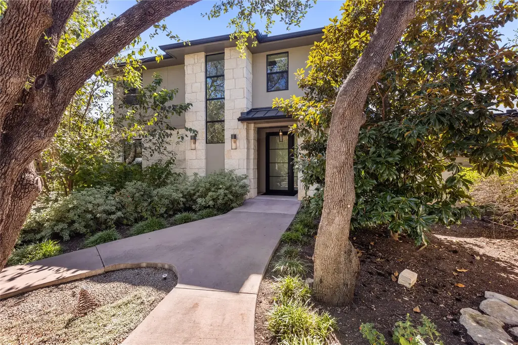 5615 Mccarty Lane, Austin