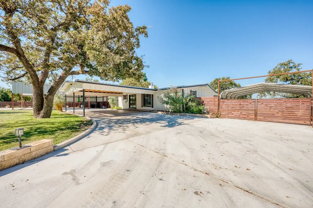 106 Pebble Circle, Buchanan Dam