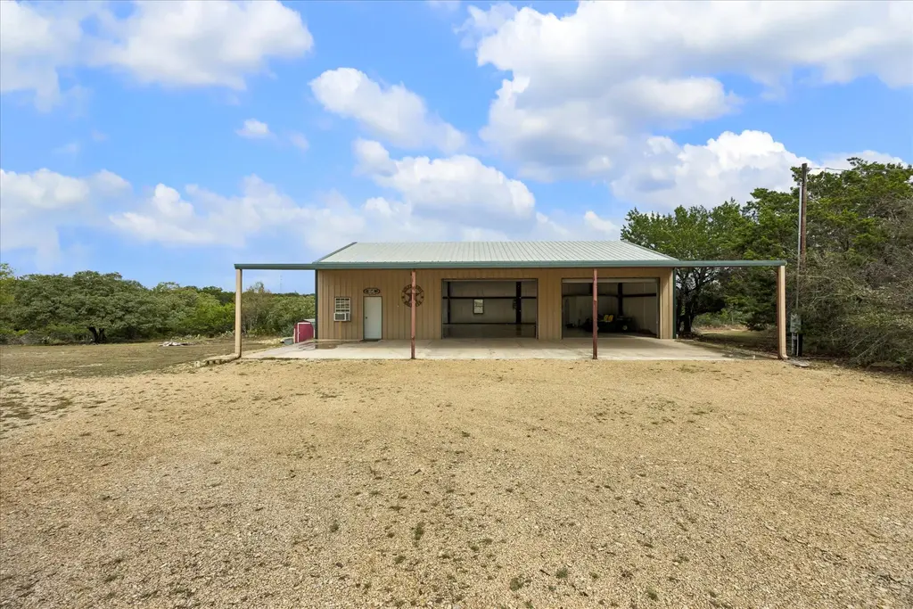 160 Gay Drive, Kerrville