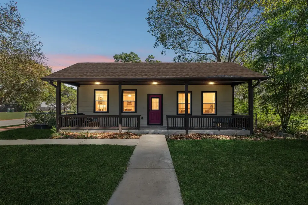 401 Rivers Street, Smithville