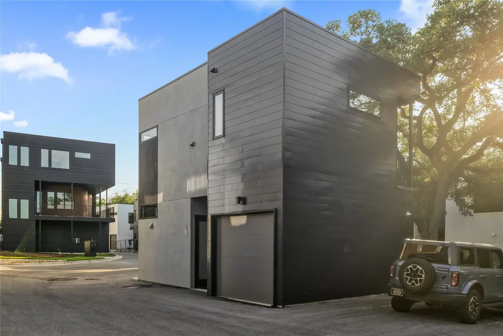 219 Lessin Lane 15, Austin