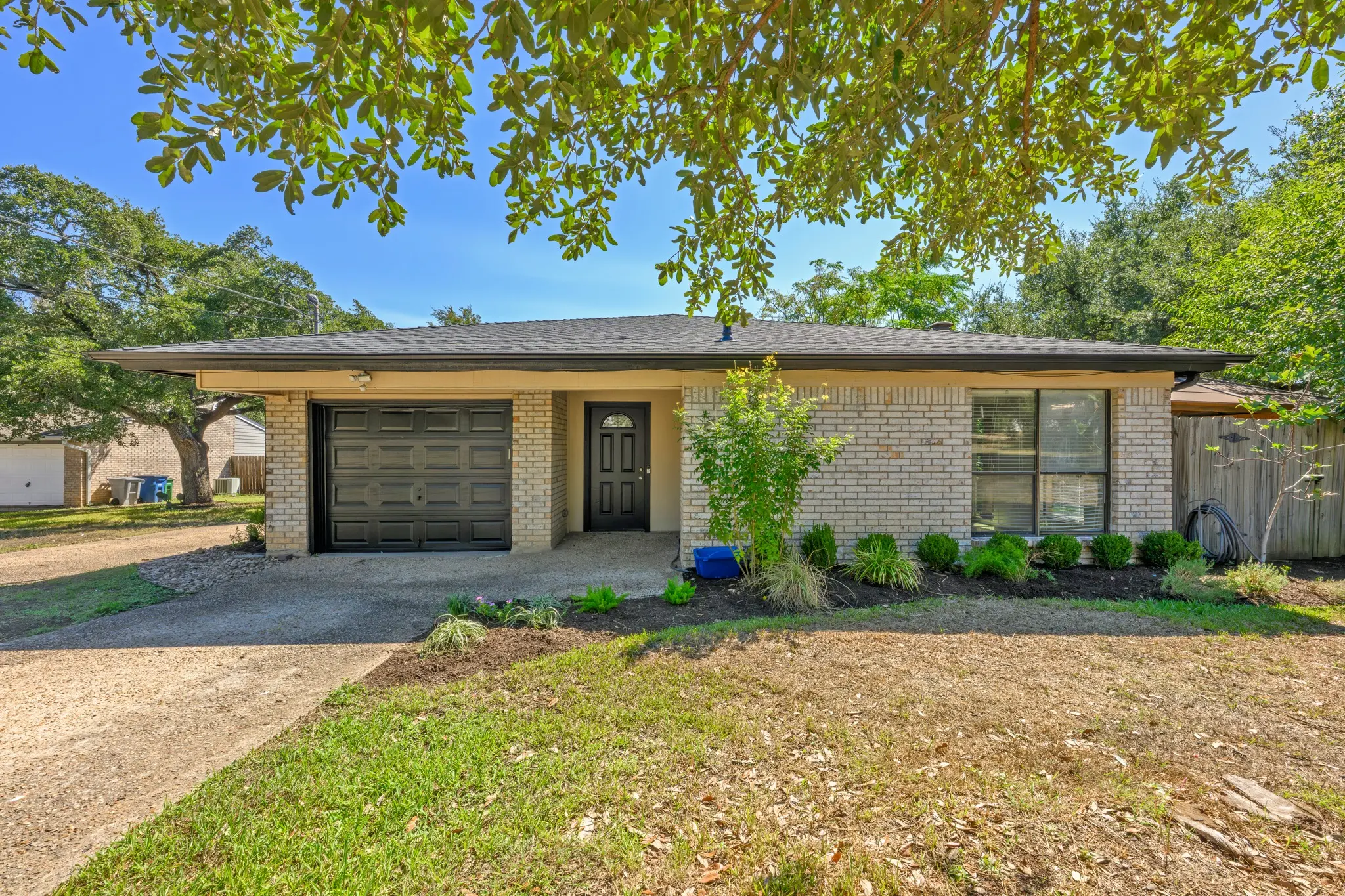 Photo of Listing #1403248