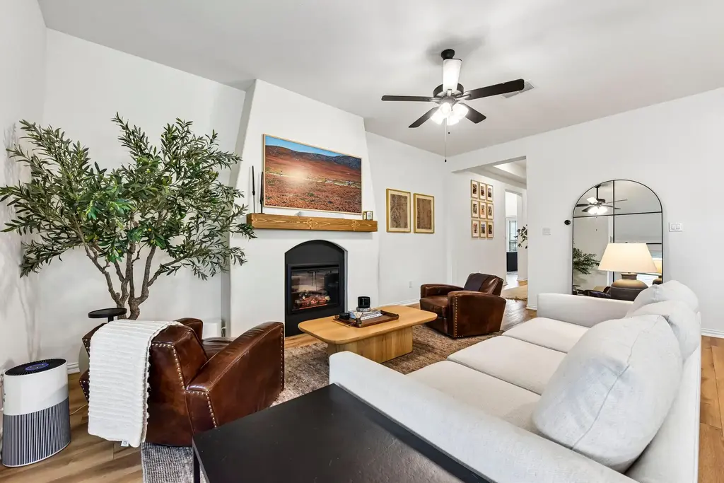 330 Bay Breeze Drive, Kyle