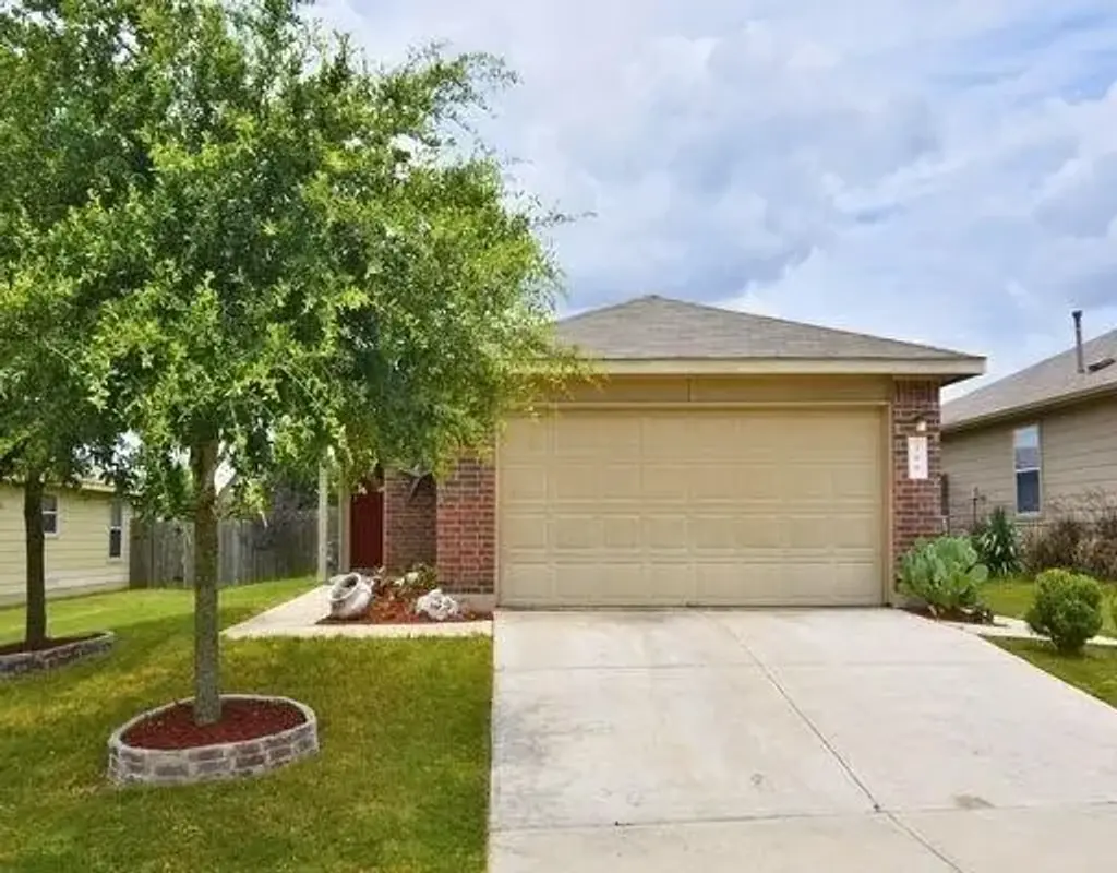 399 Old West Trail, Buda