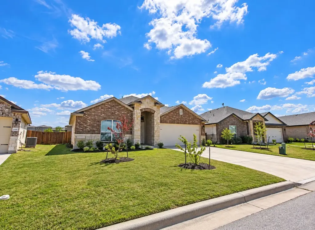 444 Uncle Billy Way, Jarrell