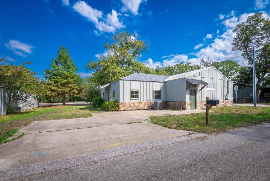 1508 Cypress Street, Bastrop