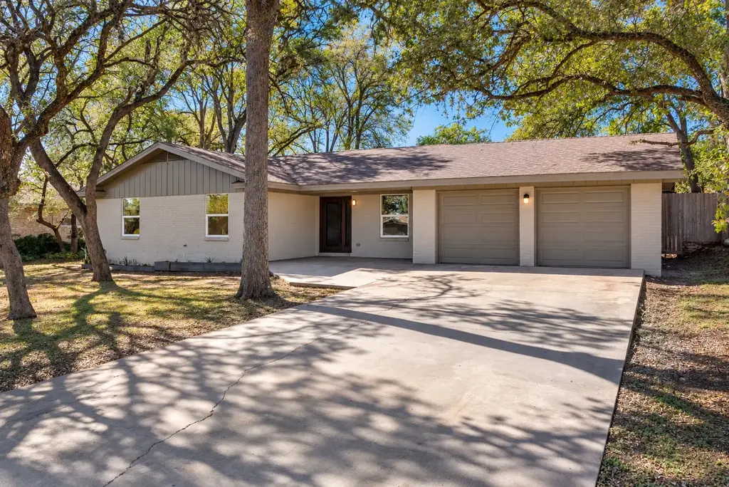 5704 Parkwood Drive, Austin