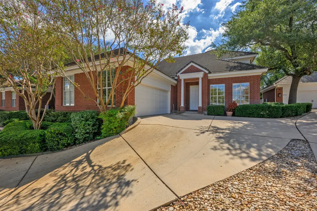 4010 Long Champ Drive 19, Austin
