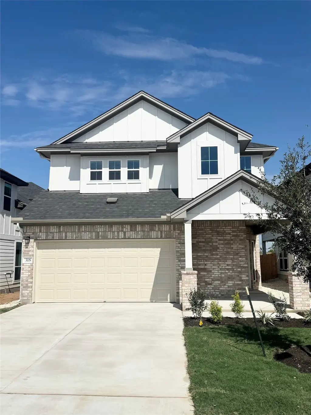 318 Young Street, Buda
