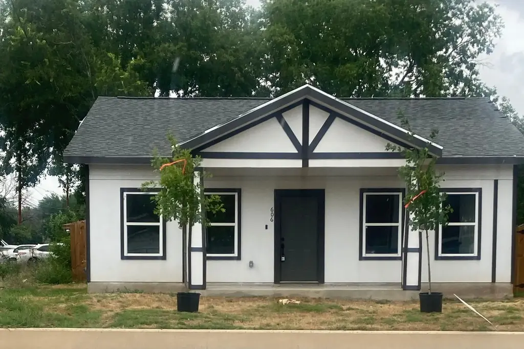 606 Pecan Valley Drive, San Antonio