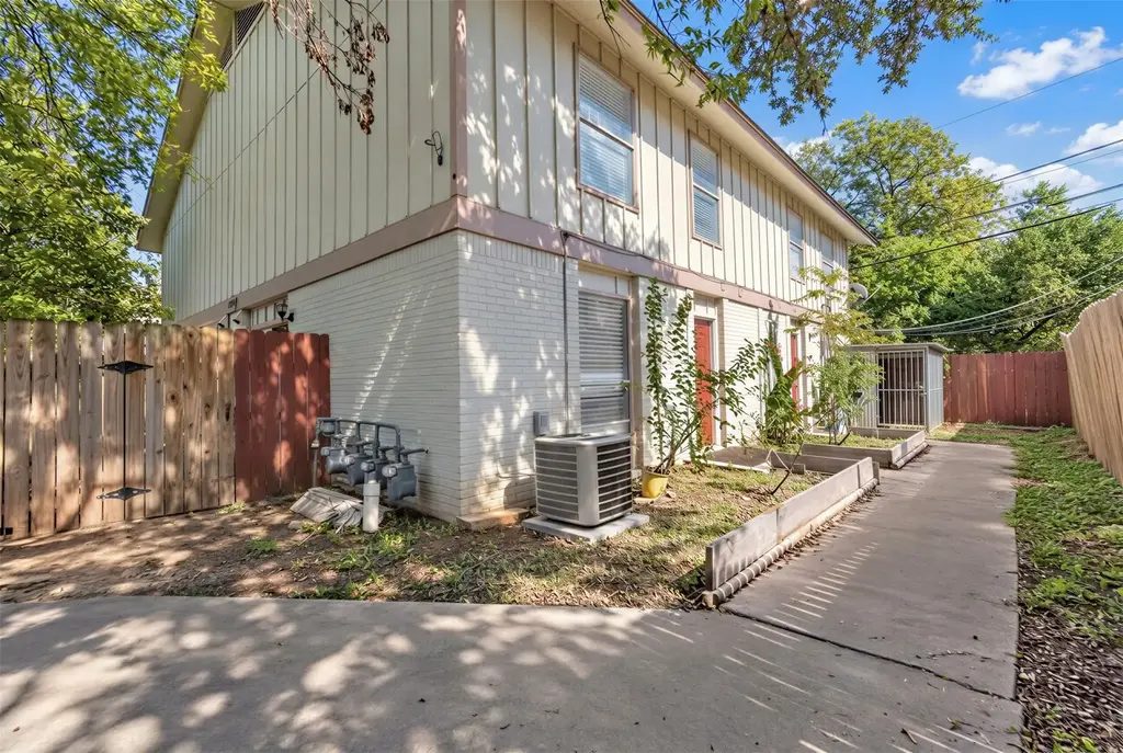 5707 Cougar Drive, Austin