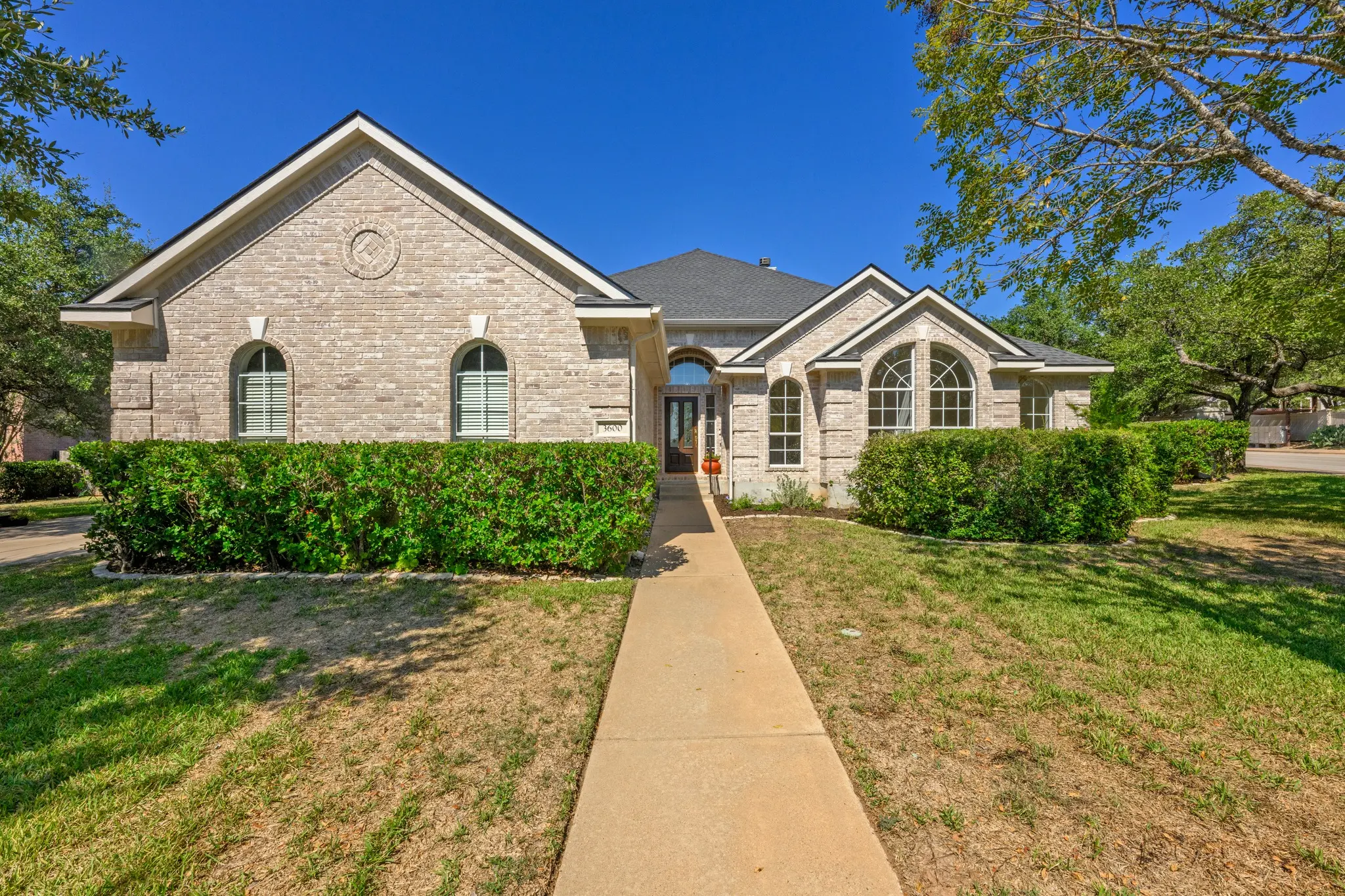 Photo of Listing #8499845