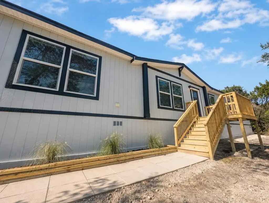 8806 Thunderbird Road, Austin