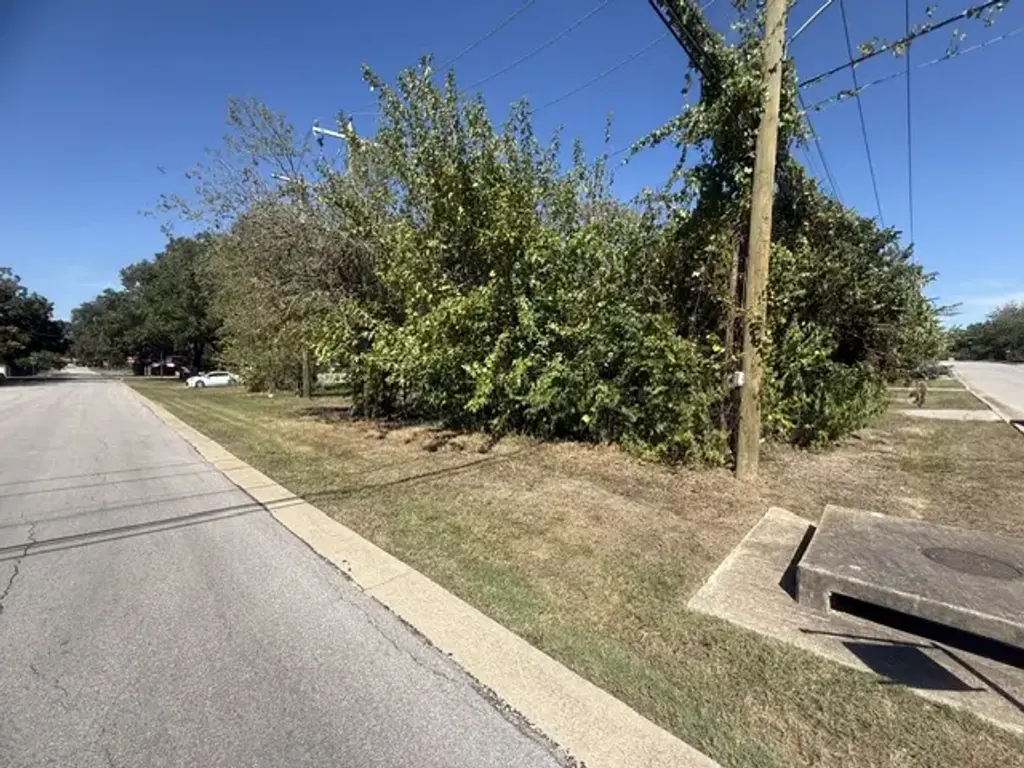 402 E Liberty Avenue, Round Rock
