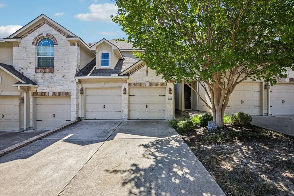 15319 Glen Heather Drive 903, Lakeway