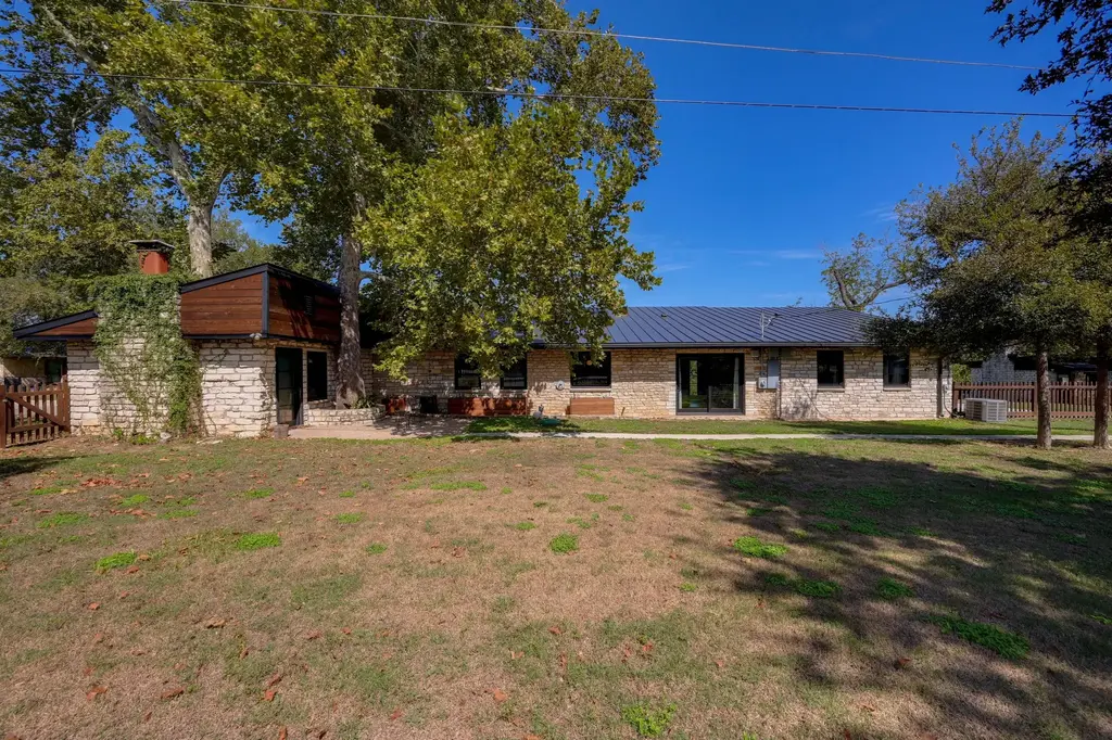 2215 Spoke Hollow Road, Wimberley