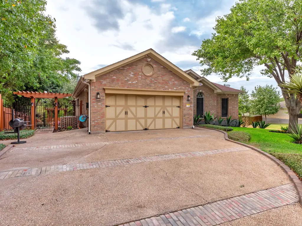 1900 Red Rock Drive, Round Rock