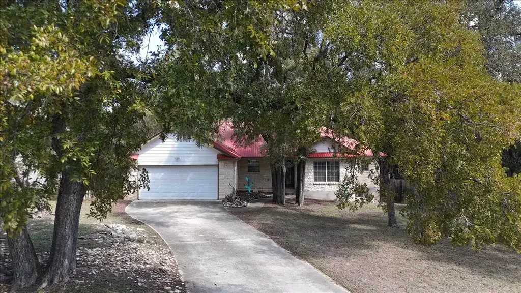 3 Woodlark Way, Wimberley