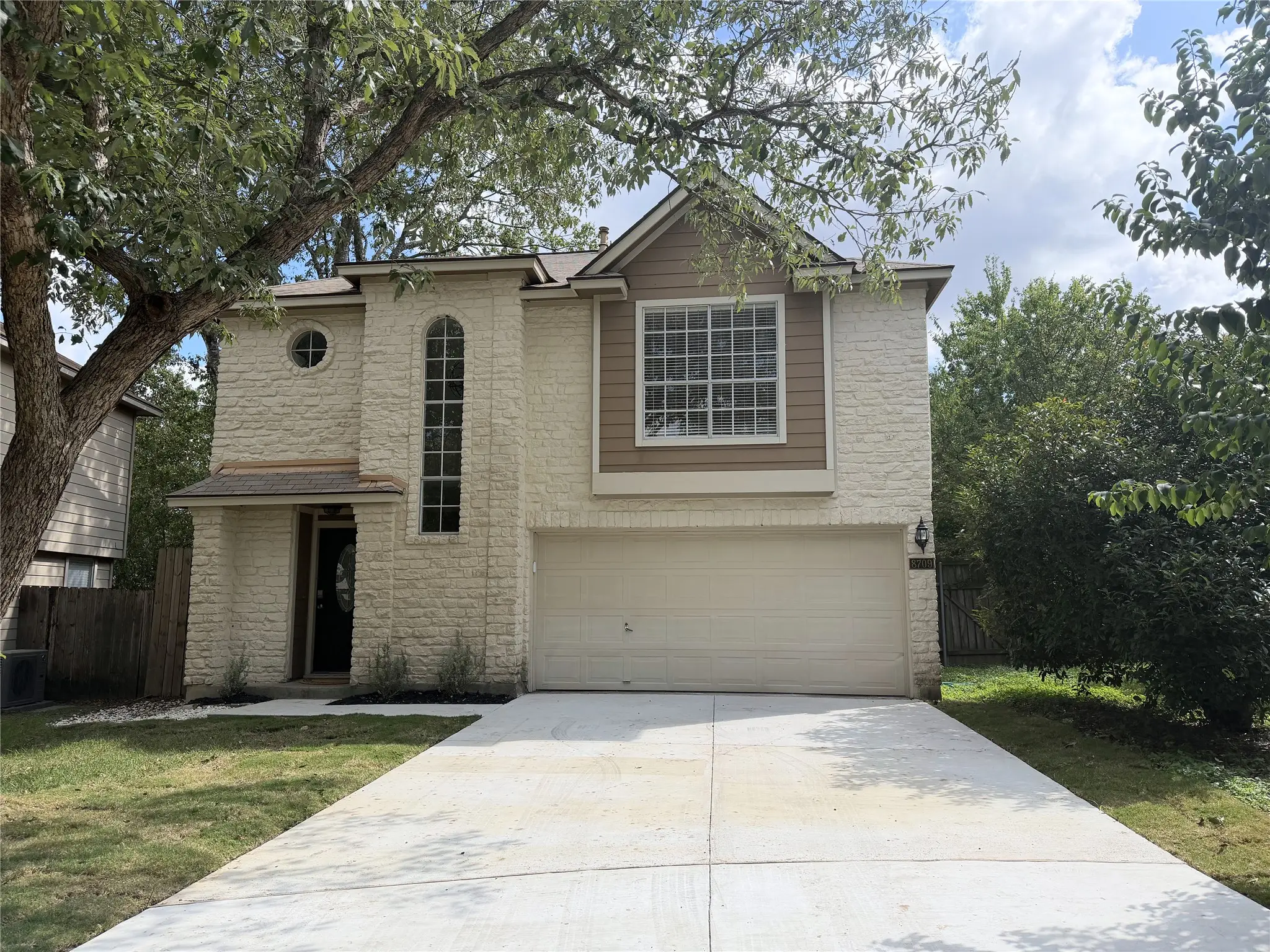 Photo of Listing #3944176