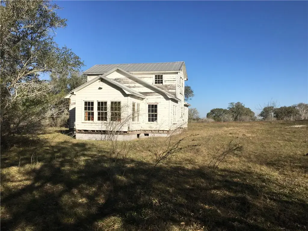 1342 Cr 358 Road, Gonzales