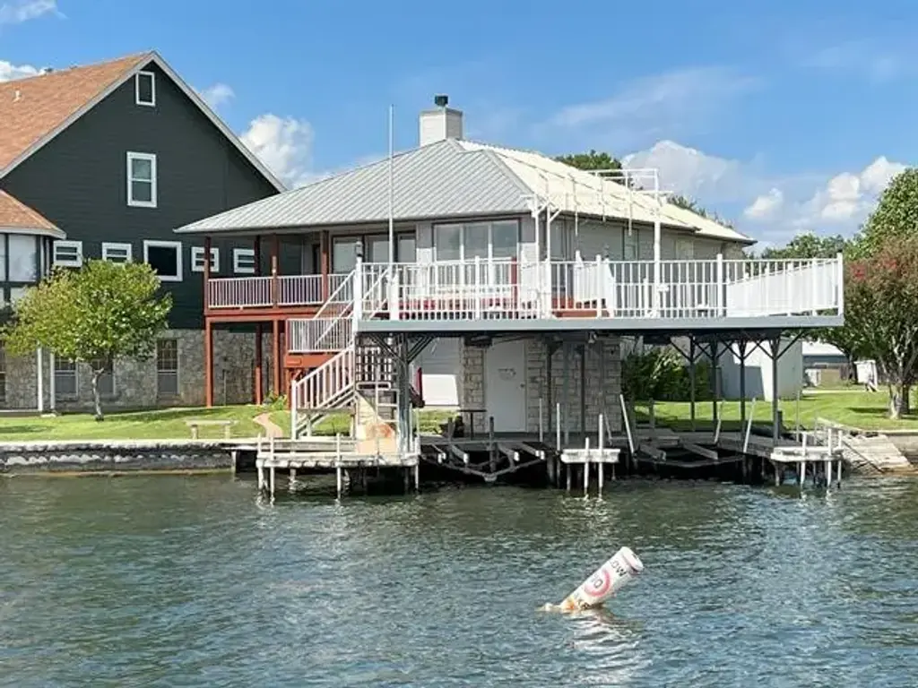 140 Circle Pt, Kingsland