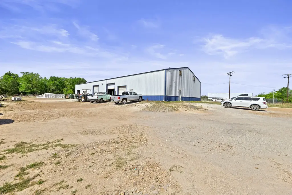 121 James Hoskins Ln, Cedar Creek