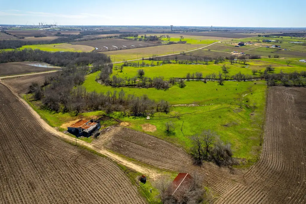 901 County Road 398, Taylor