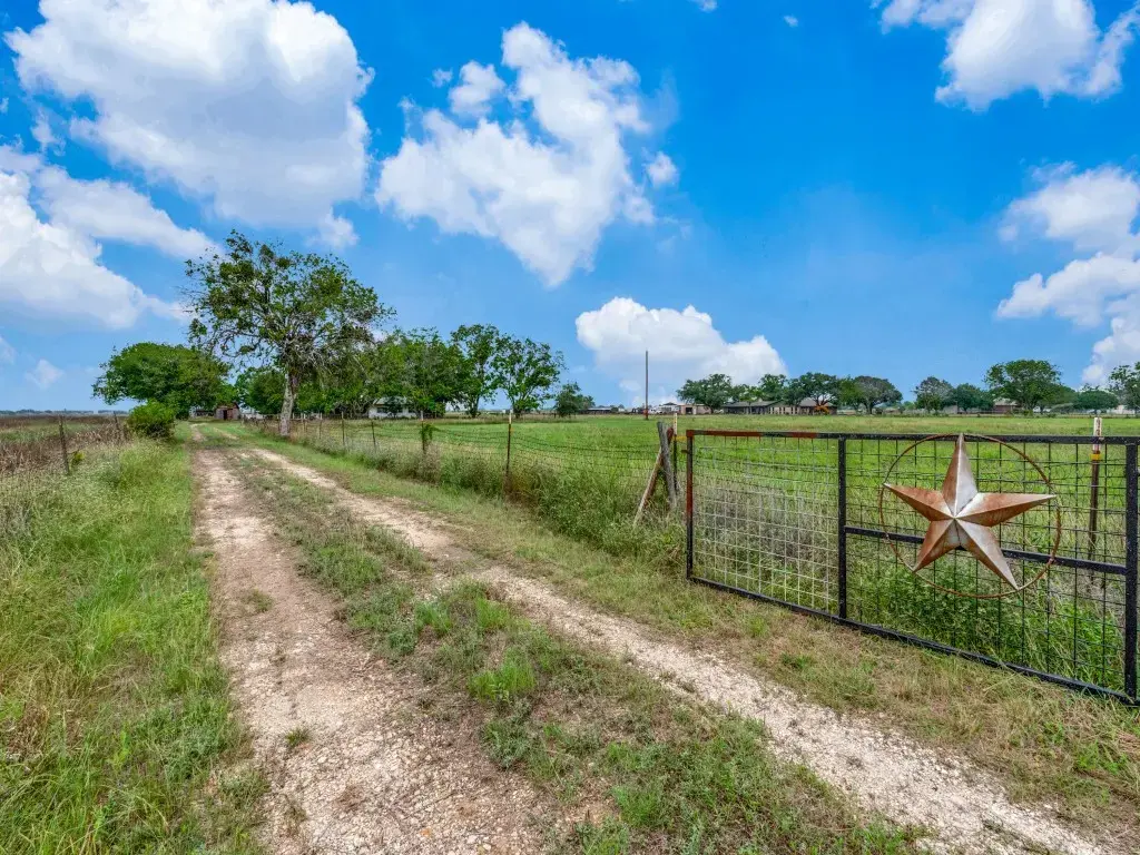 1807 Fm 758, New Braunfels