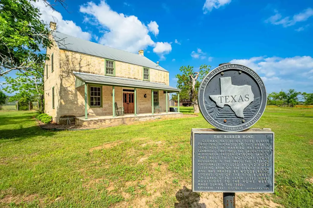 5248 Lower Crabapple Rd, Fredericksburg