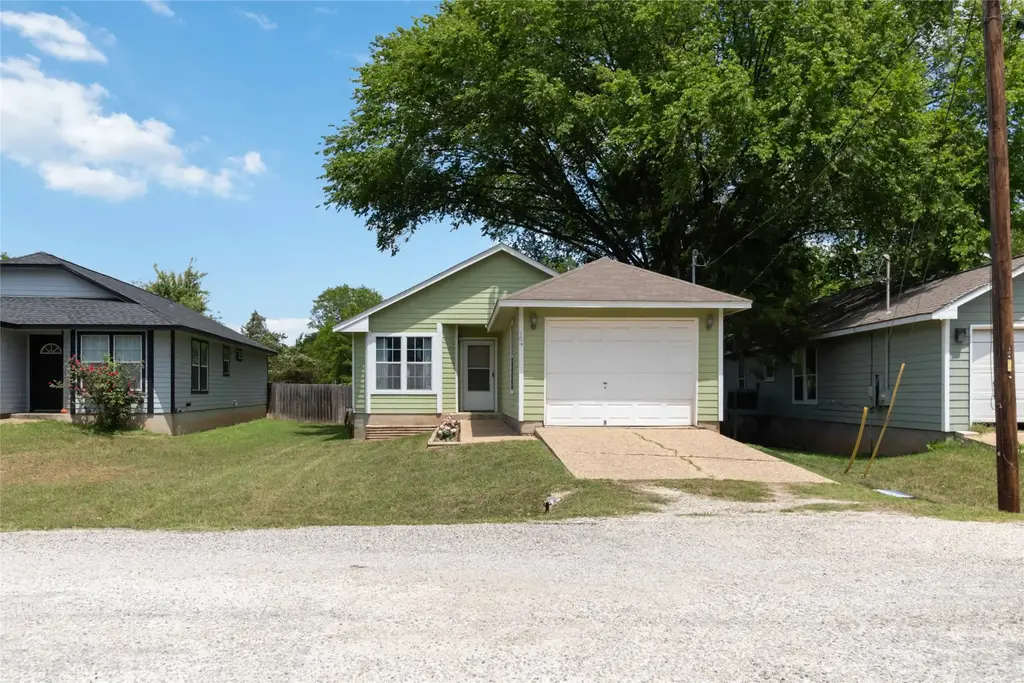104 Paia Ln, Bastrop