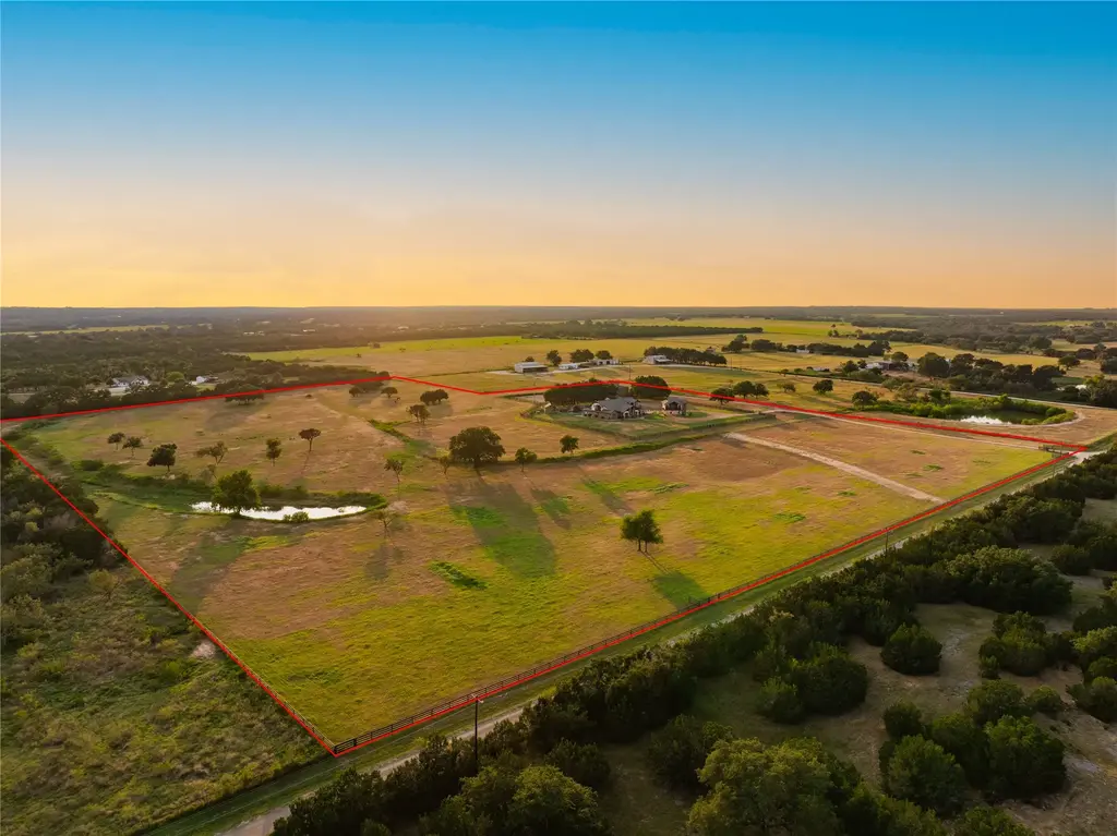 1400 County Road 320, Bertram