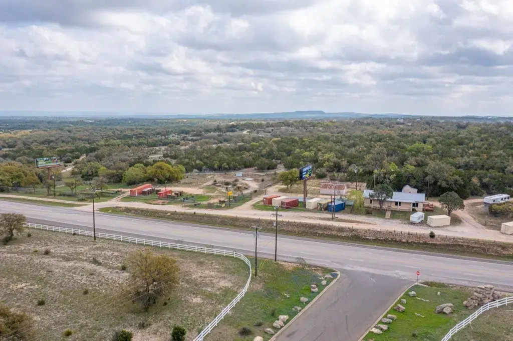 12102 Us Highway 281 N, Round Mountain