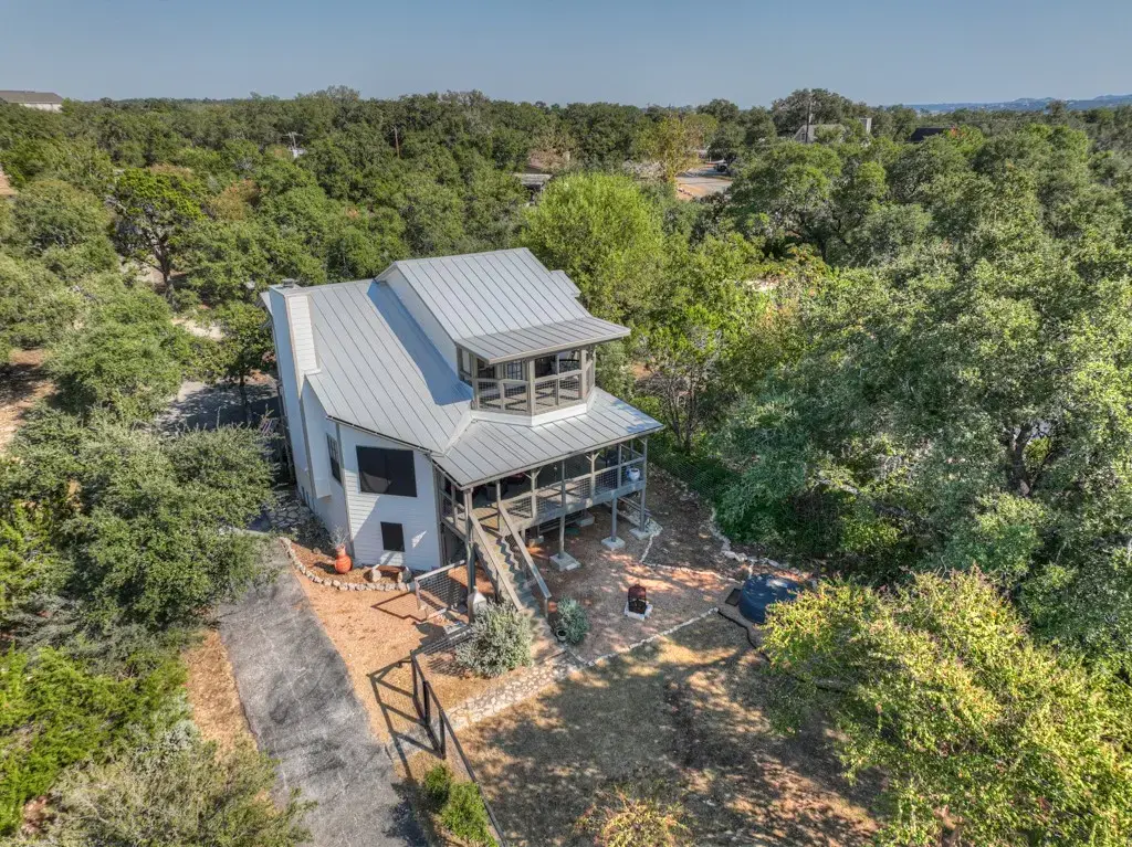 2198 Lakeshore Dr, Canyon Lake