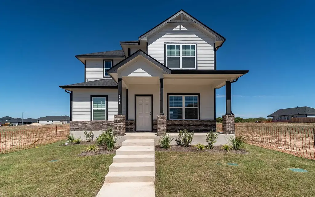515 Clearlake Dr, Hutto