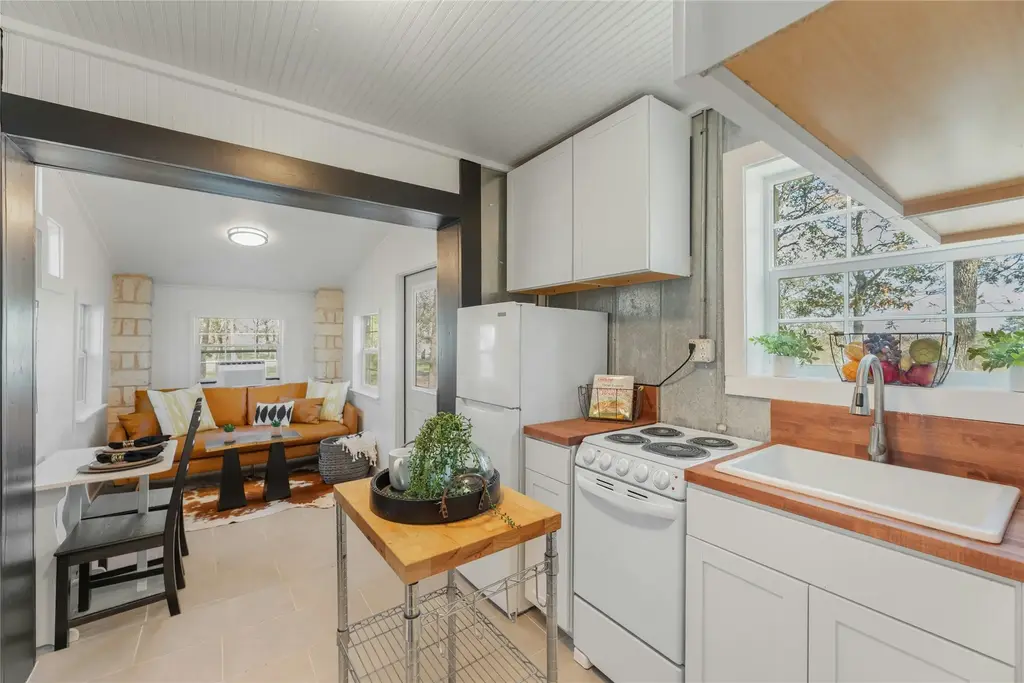120 Laguna, Smithville