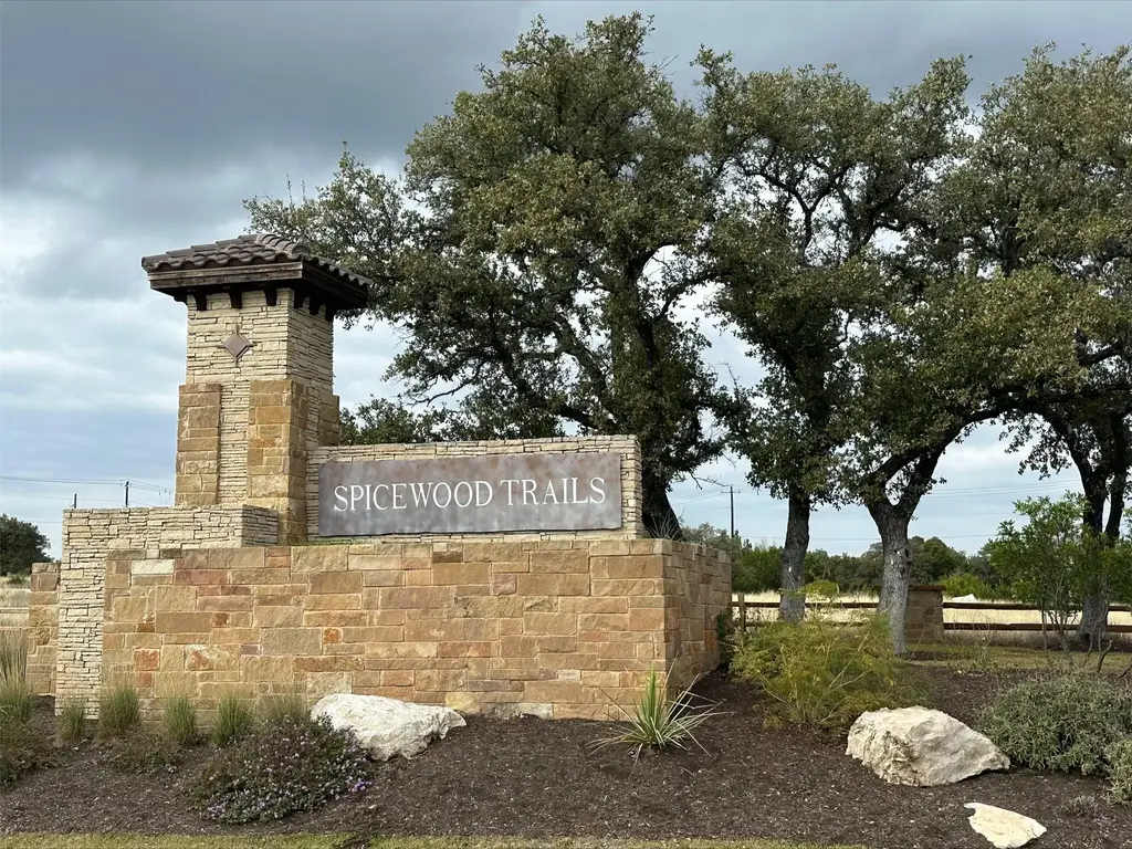 409 Spicewood Trails Dr, Spicewood