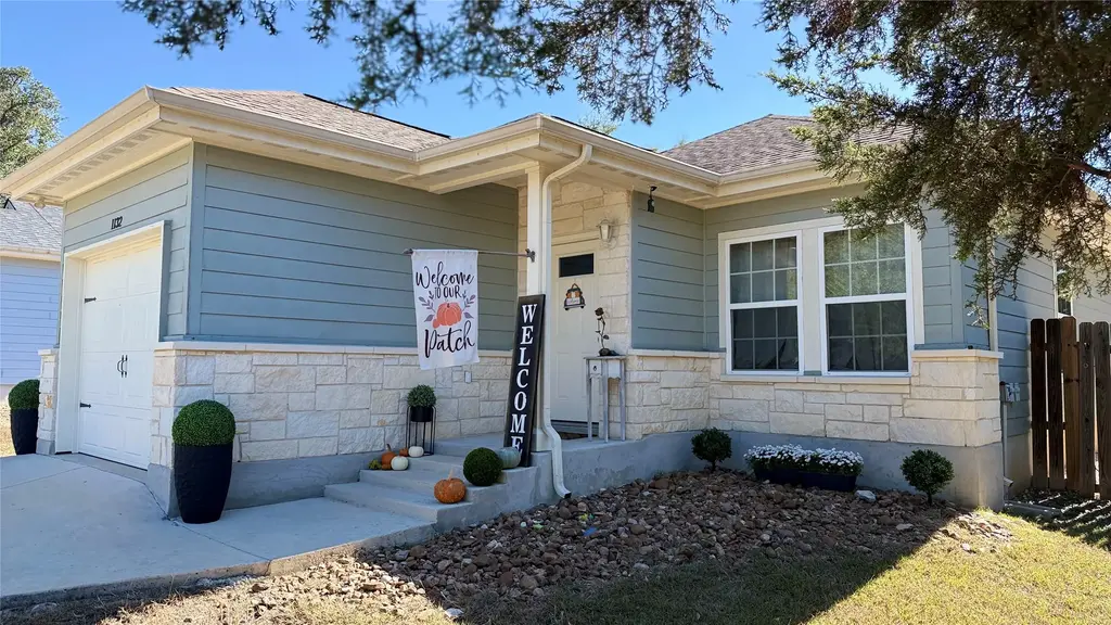 1132 Rhinestone Dr, Canyon Lake