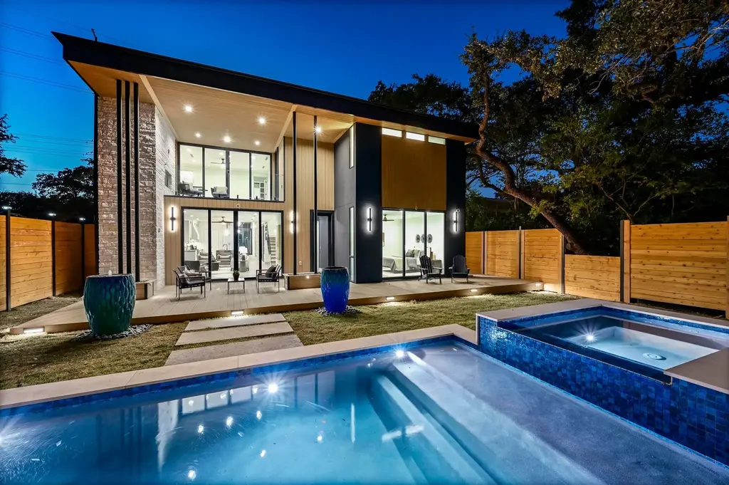 2423 S 5th St, Austin